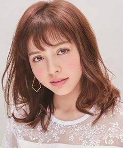 加藤ナナ